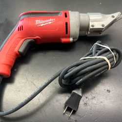 Milwaukee 6852-20 18-Gauge Metal Shear Corded 120V 6.8A