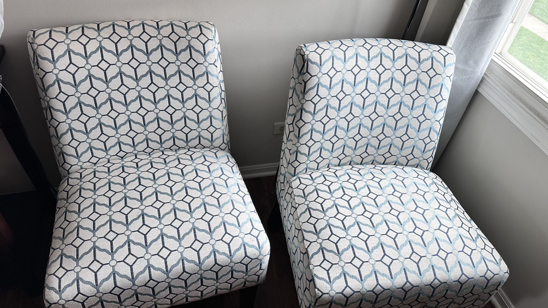 accent chairs