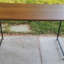 $85 NEWLY ASSEMBLED COMPUTER DESK 