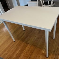 Simple white Desk