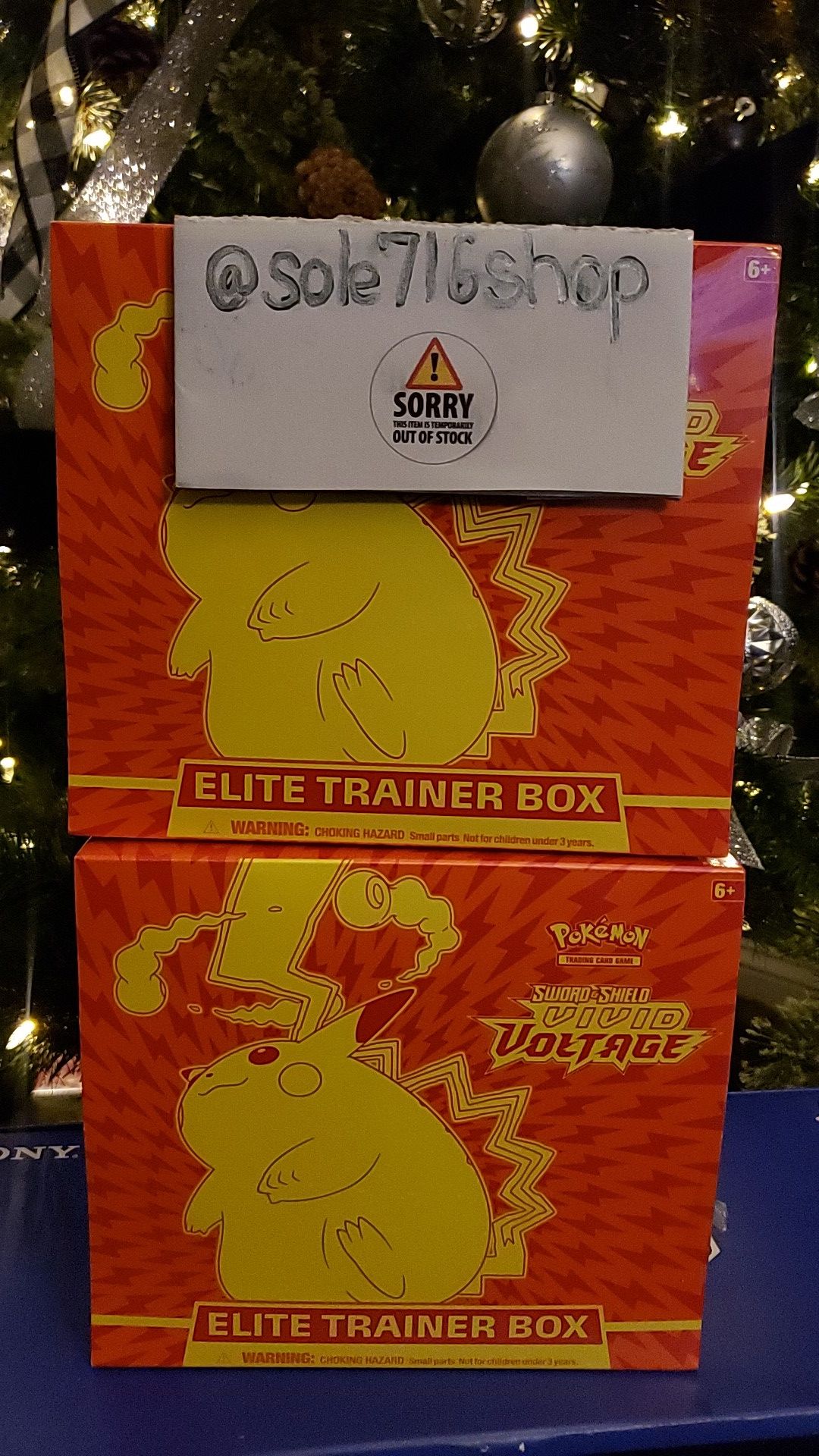 Pokémon Vivid Voltage elite trainer box
