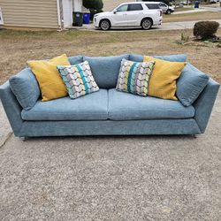 Teal Rooms To Go Couch *Delivery Included 