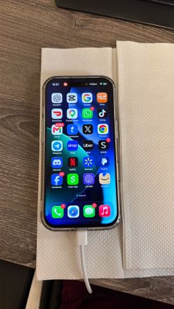 iPhone 16 pro unlocked