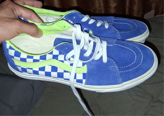 vans size 10.5 shoes 50 dollar each cada una