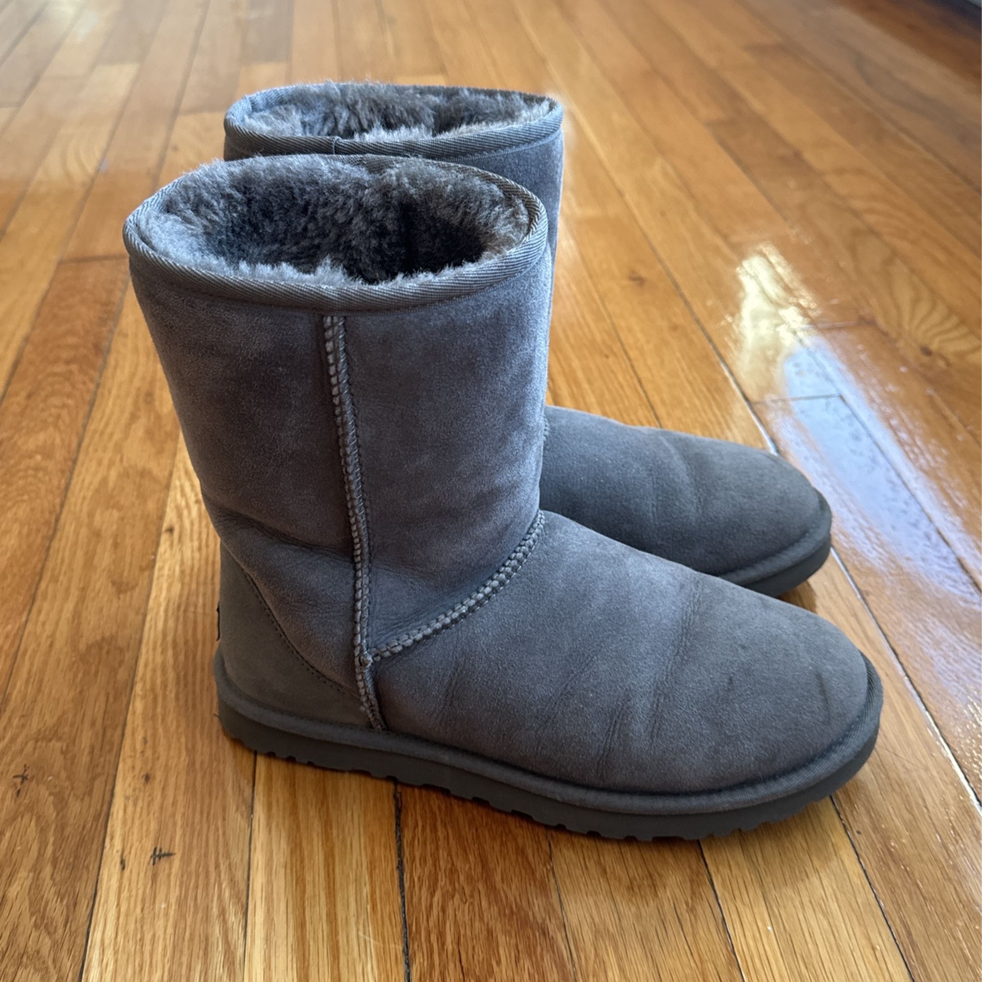 Women’s Gray Uggs Size 8 $40
