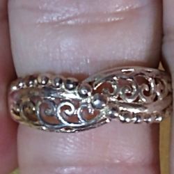 STERLING FILIGREE CRISS-CROSS RING. SIZE: 6