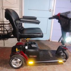 Gogo Pride Scooter, Original Keys and Charger