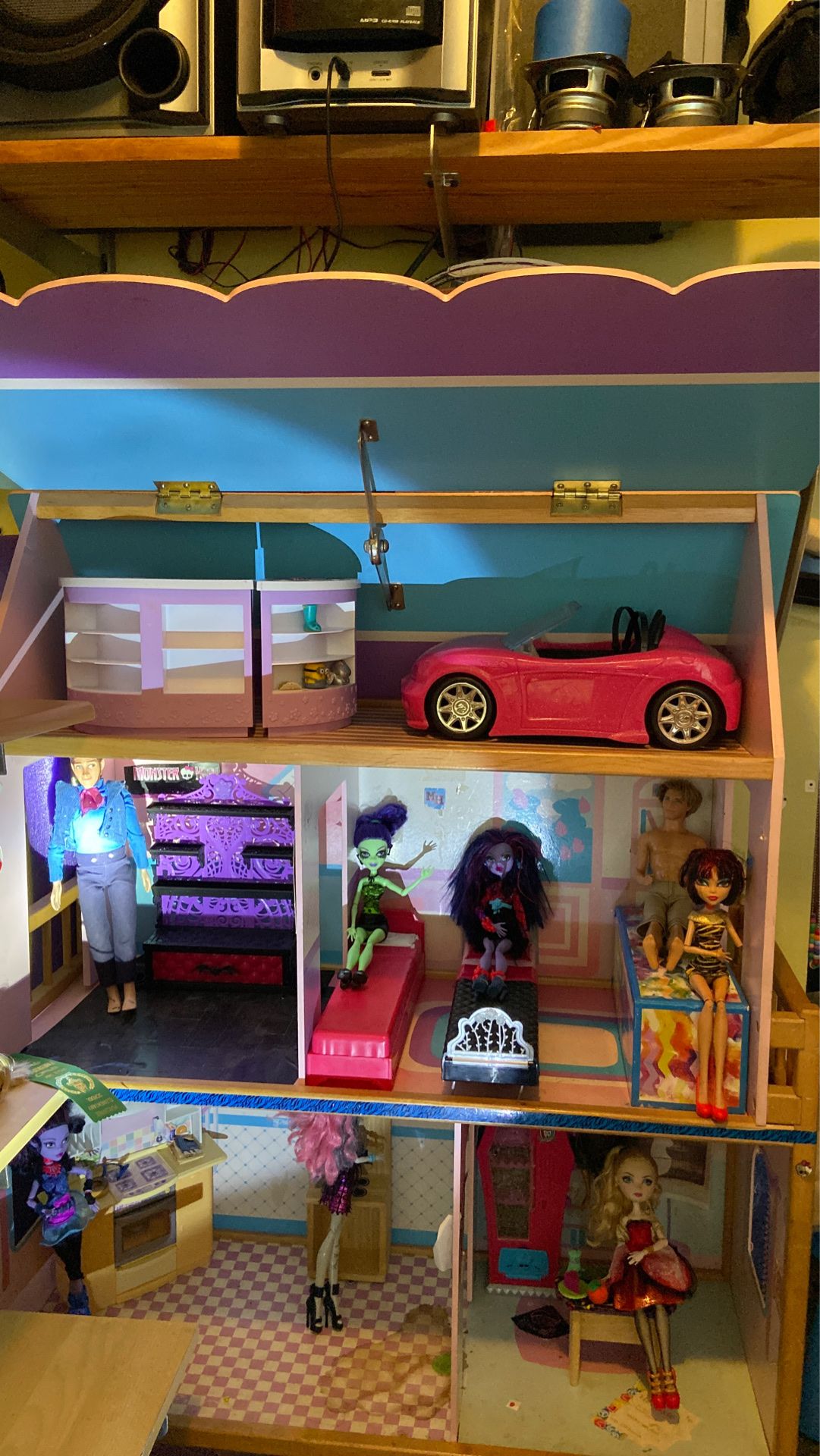 Barbie/ Monster High Doll House