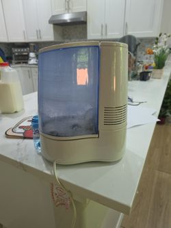 Vicks humidifier (has  mold)