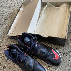 Nike LEBRON XIII Midnight Navy Size 8 Men’s