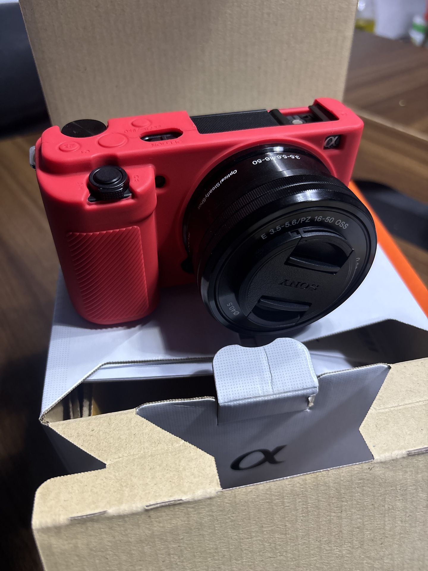 Open Box NEW SONY ZVE10