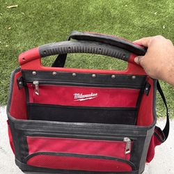 Milwaukee 15 inch tote