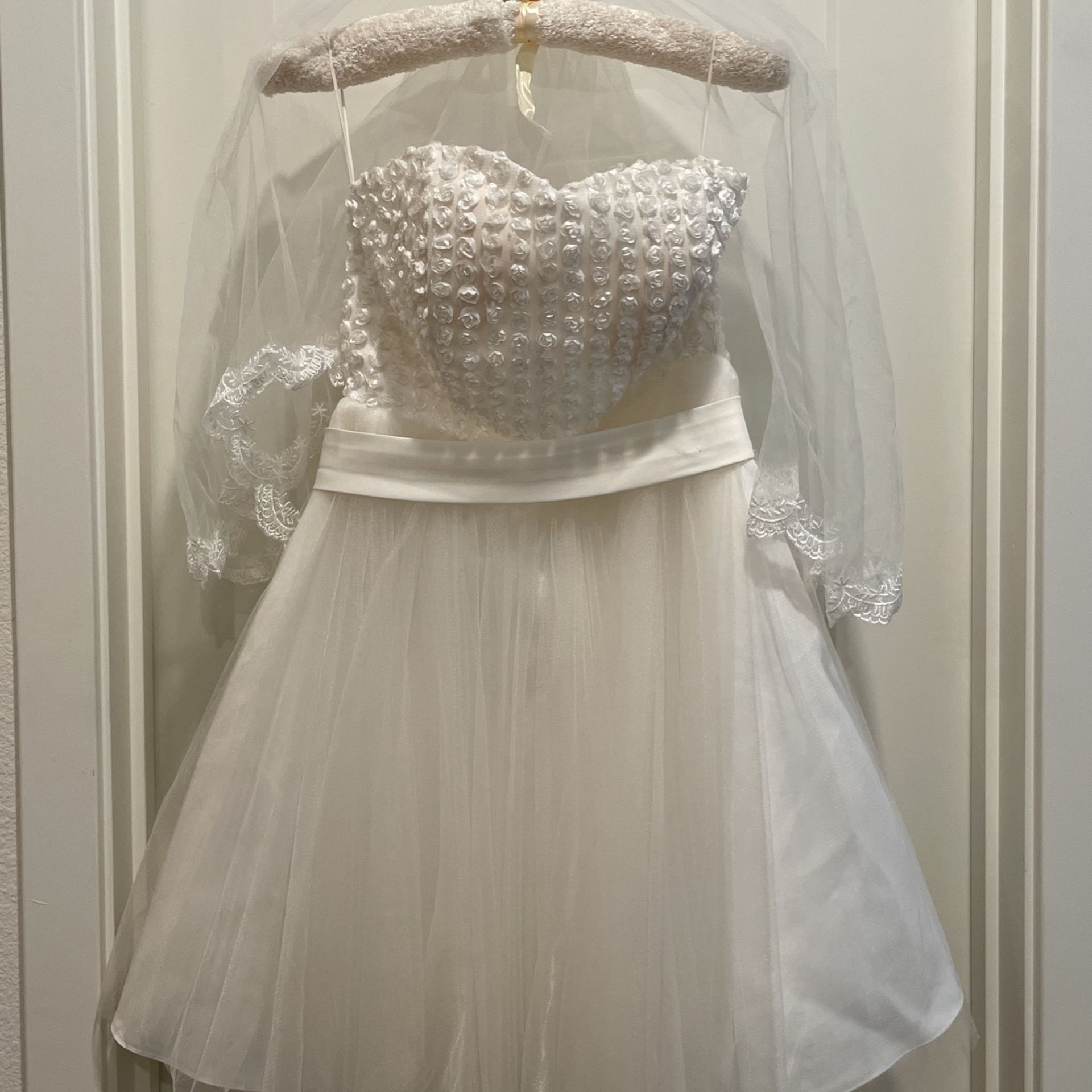 Short White Dress with veil For wedding/event