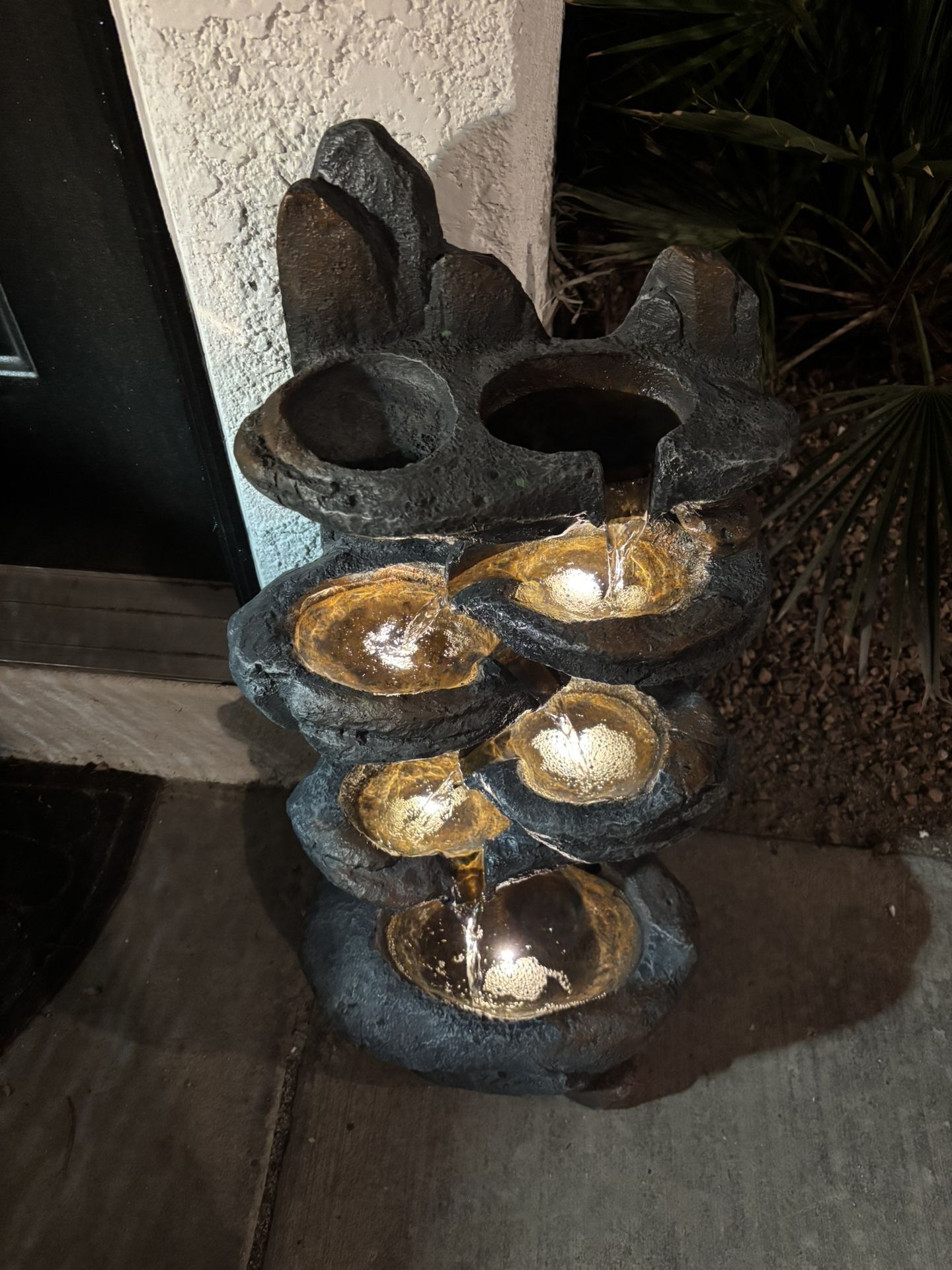 Water fountain,brand new,26in tall