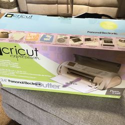Cricut Expression Electronic Cutter