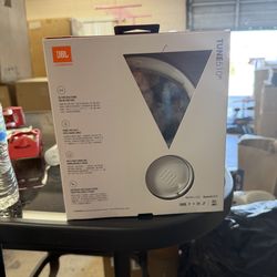 JBL headphone new in. Box