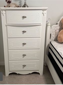 Ashley Furniture 5 Drawer Dresser