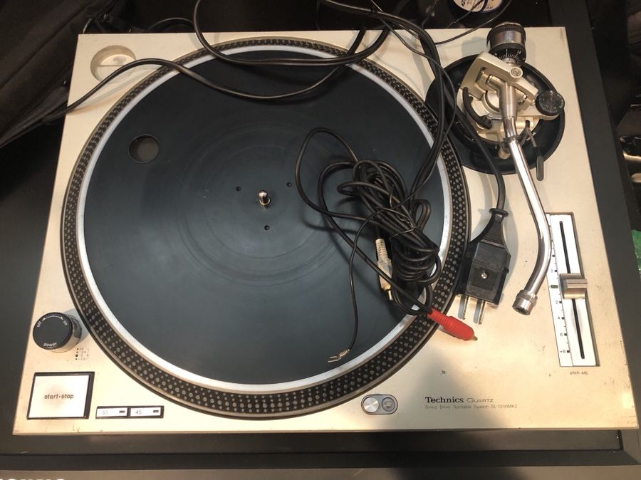 Technics SL-1200MK2 profesional Turntable