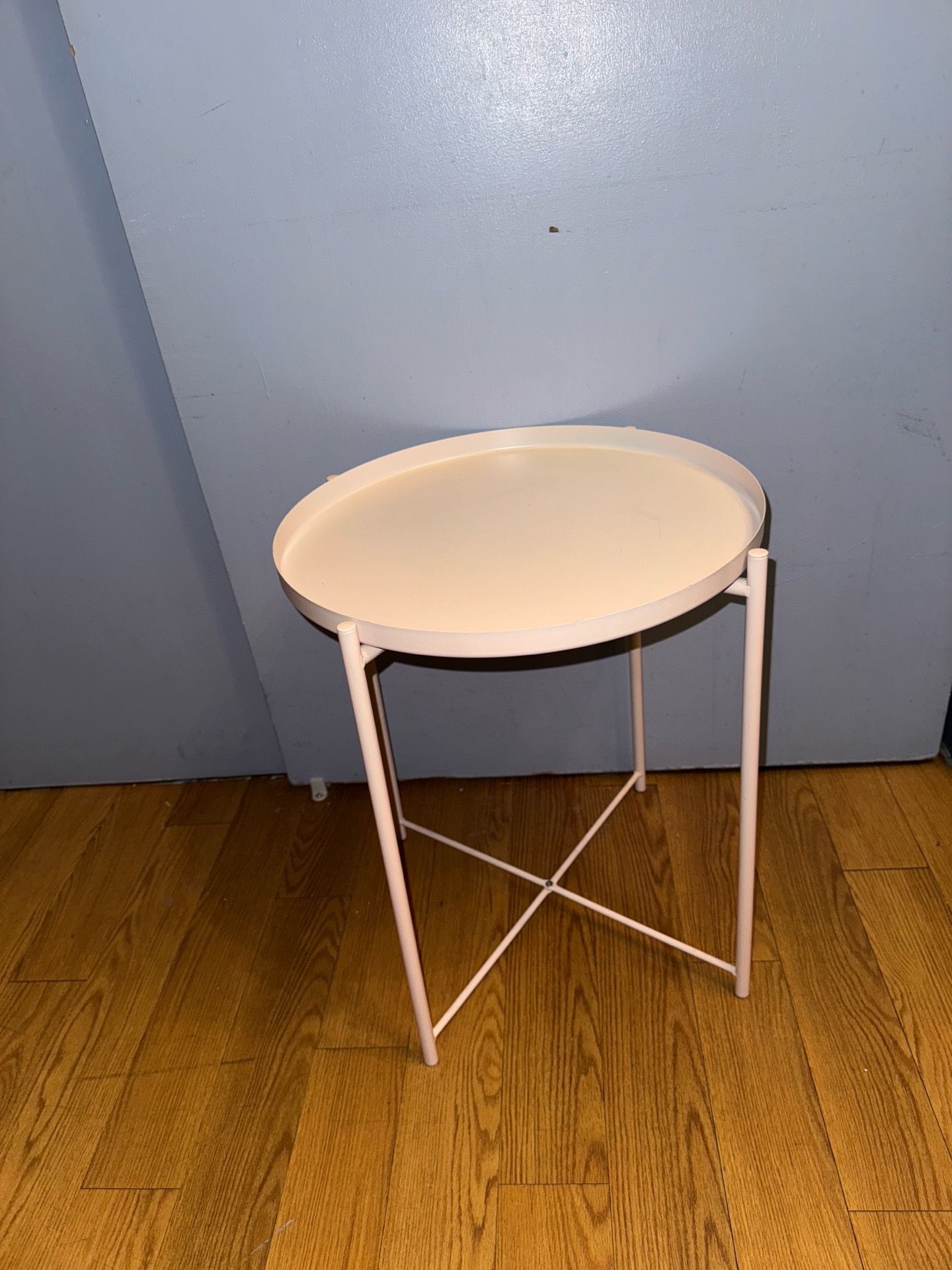 Pink round table