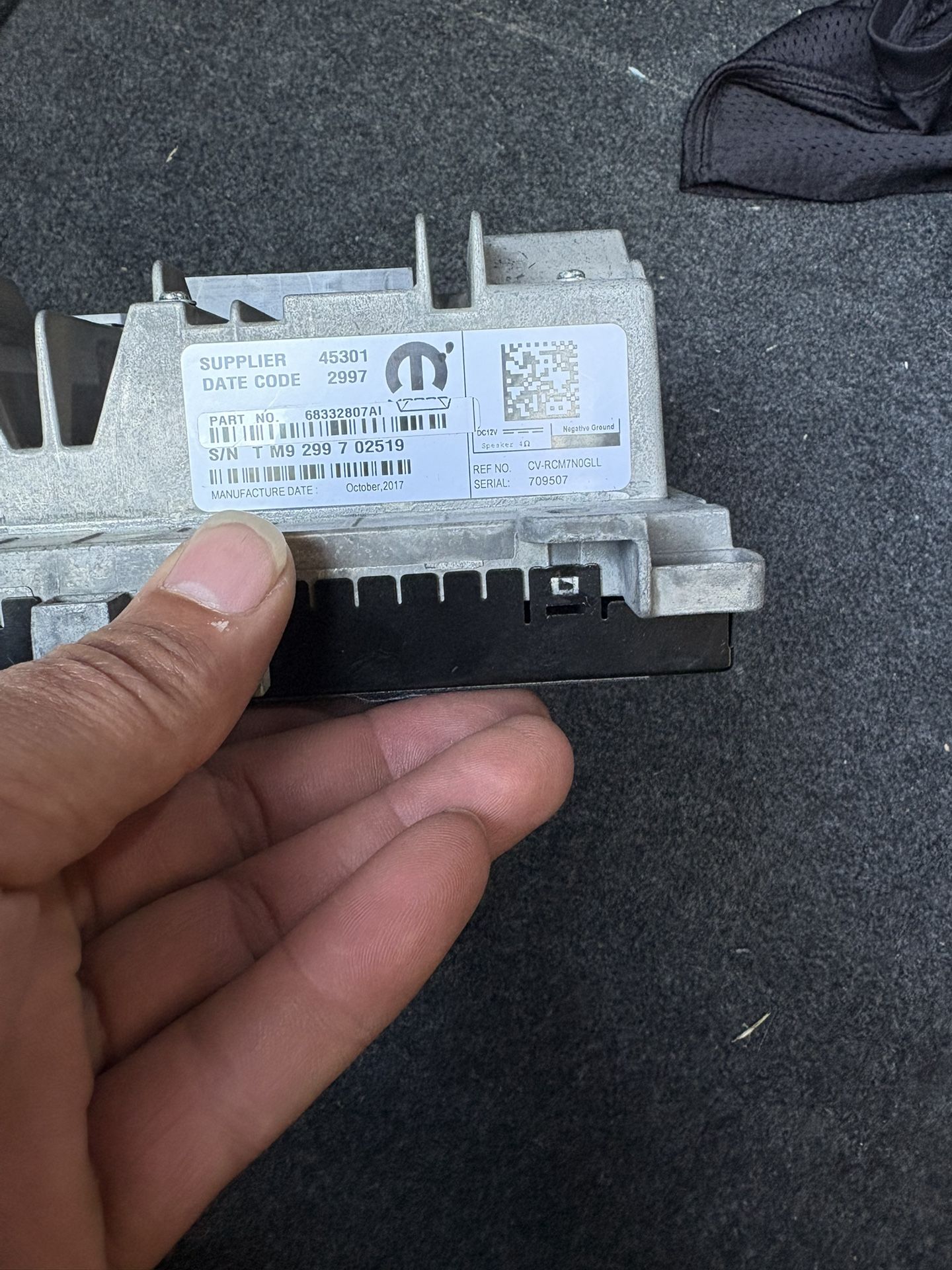 15-22 Challenger Touchscreen Oem