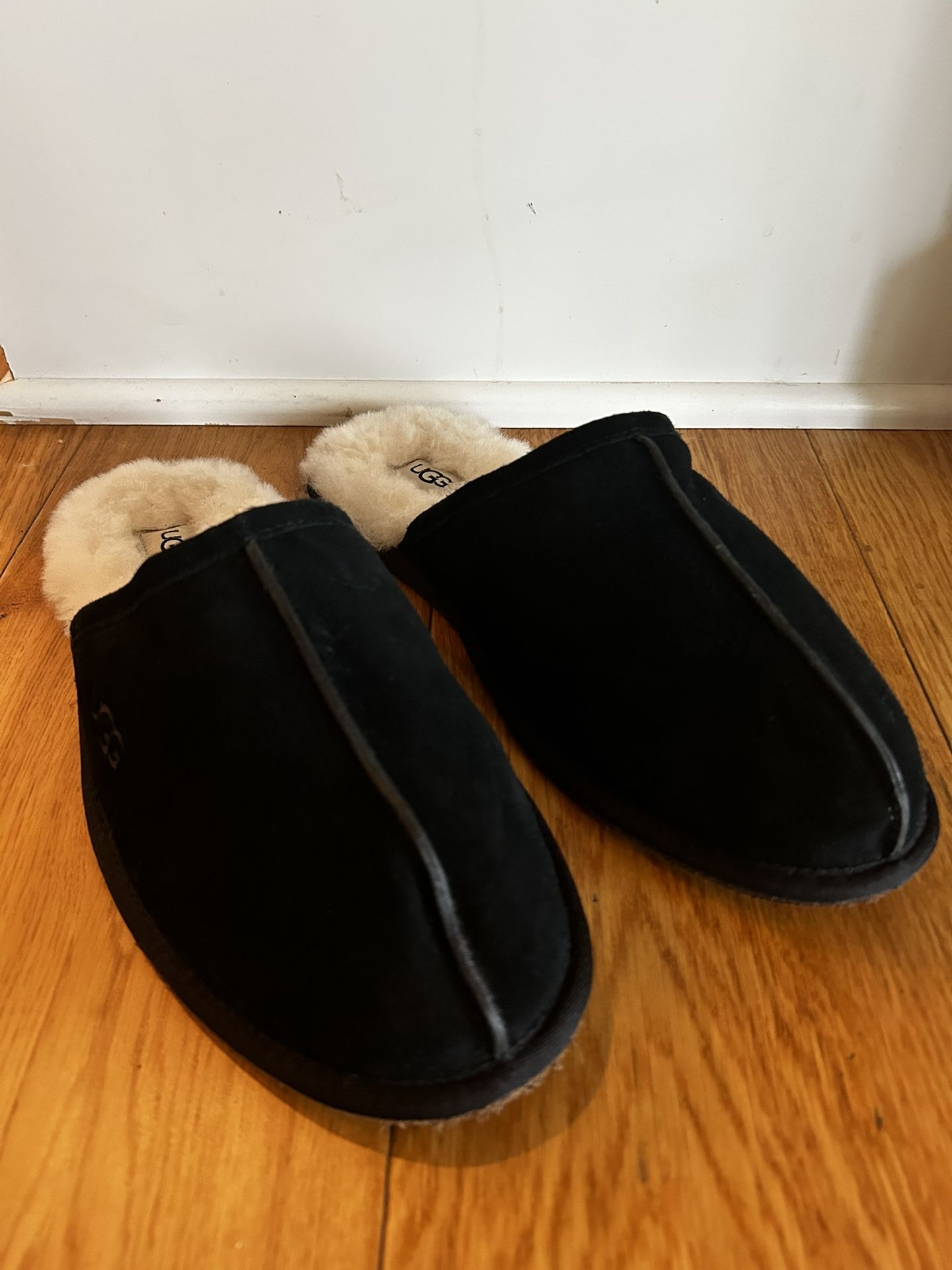 UGG Men’s Scuff Slippers (Size 13)