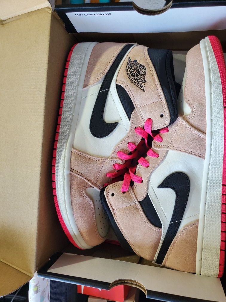 Jordan 1 mid crimson tint size 9