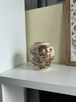JAPANESE SPIDER LILY GINGER POT