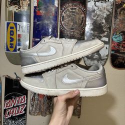 Air Jordan 1 low metallic silver size 13