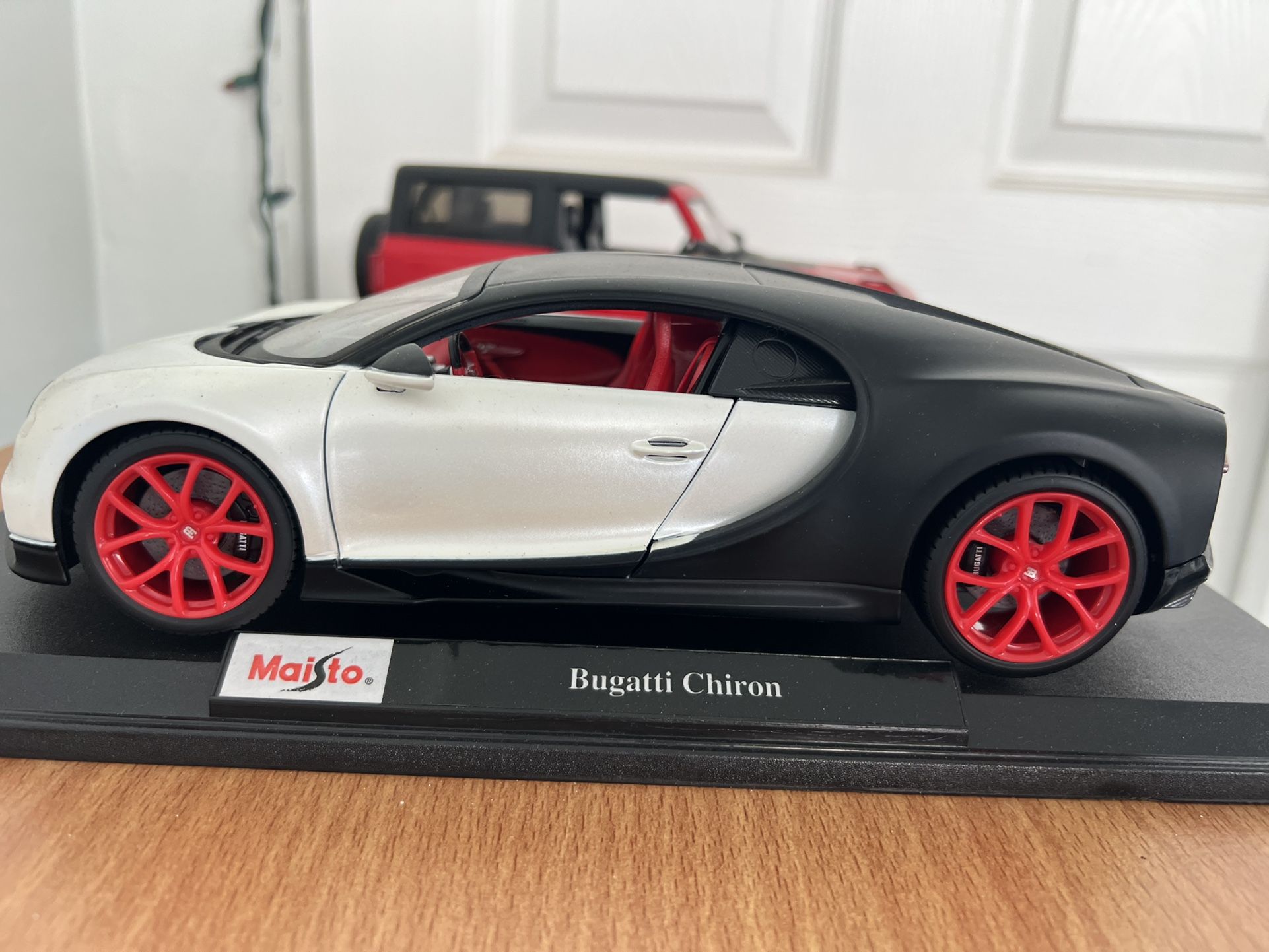 (2) Bugatti Chiron Toy Cars 50$ Each 1/18 New