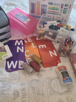School / ART SUPPLIES