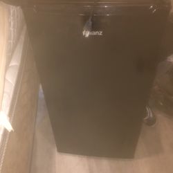  Mini Refrigerator 
