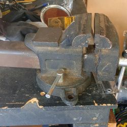 4in Swivel Vise