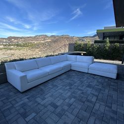 Restoration Hardware Modular Sectional Plus Ottoman