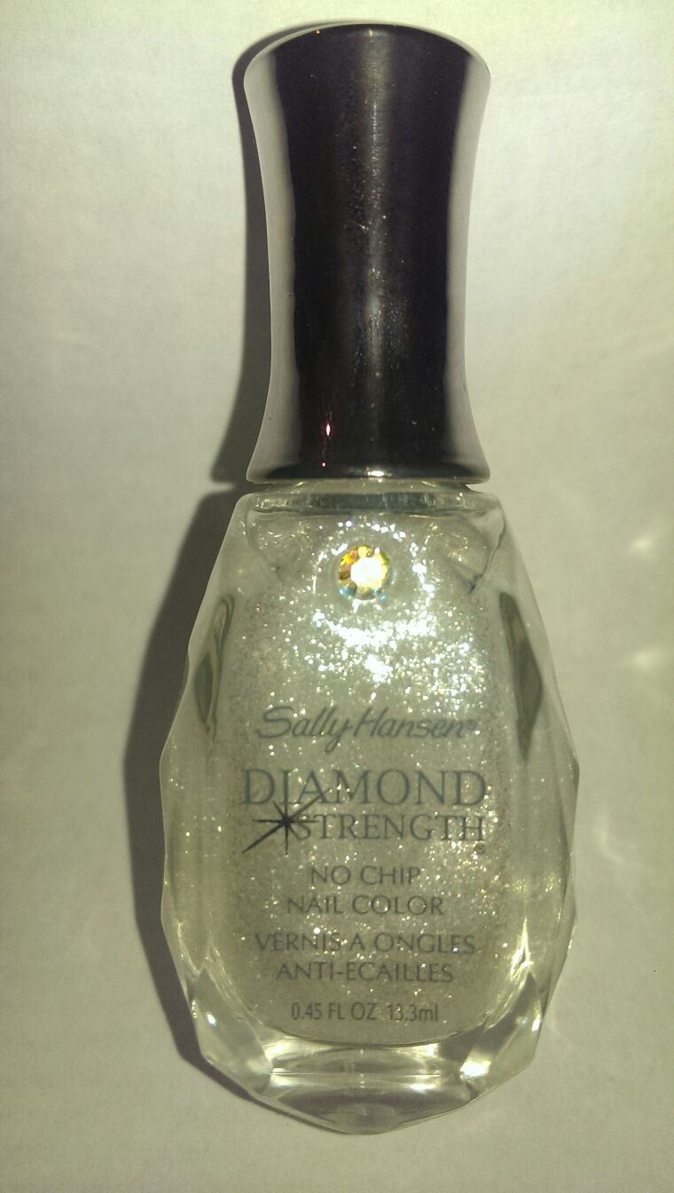 Sally Hansen DIAMOND STRENGTH No Chip Nail Color 120 DIAMONDS