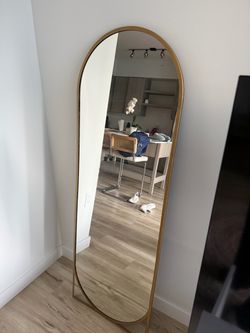 Elegant Gold Arched Full-Length Floor Mirror – Pre-Owned
