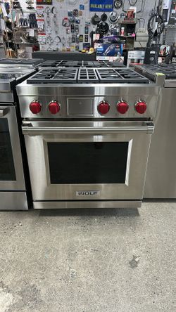 Wolf Dual Fuel Range