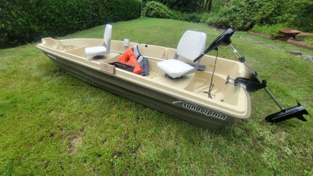 12' Sundolphin Jon boat with 44lb thrust electric motor