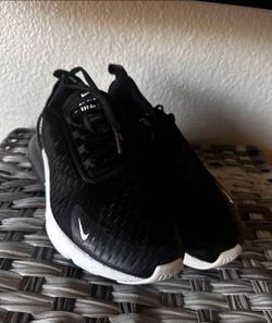 Nike Air Max 270 women 8.5