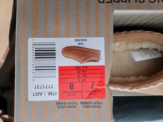 Tan Moccasin Slippers Size 8 Women's