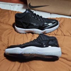 JORDAN 11 RETRO LOW MEN SIZE 9- Brand New!