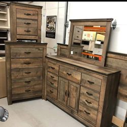 Ashley Trinell 5 PCS Bedroom Set Queen or King Bed Dresser Nightstand Mirror and CHEST Finance and Delivery Available 