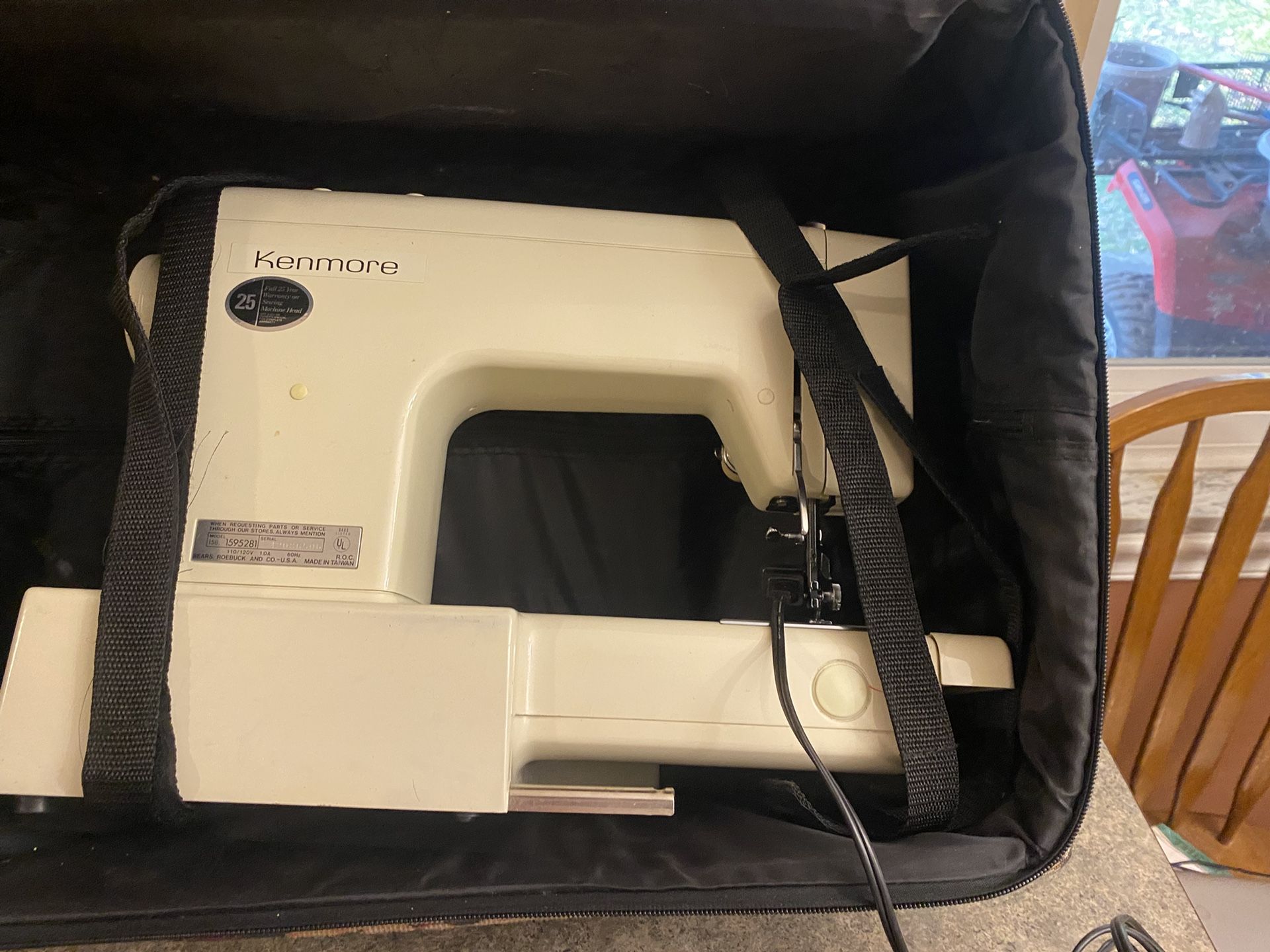 Kenmore Ultra Stitch 12 Sewing Machine (Model 158.1595281) w/ Rolling Case + Accessories