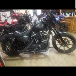 2016 Harley Davidson 883 Iron Under 6000 Miles Beautiful Clean Running Bike .perfect Time To Be Riding.Bad Ass Bike I Love It Rides Great .