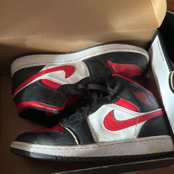 Jordan 1 Mid GS