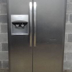 Frigidaire 36" Side by Side Refrigerator (26 cu. ft.) - Stainless Steel - LFSS2612TF0