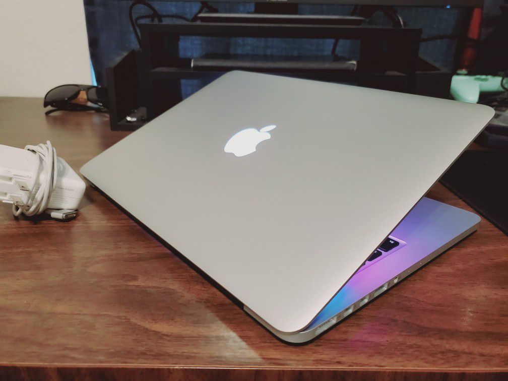 MacBook Pro Laptop. Updated MacOS, 15