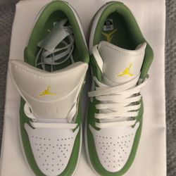 Air Jordan Low lime green