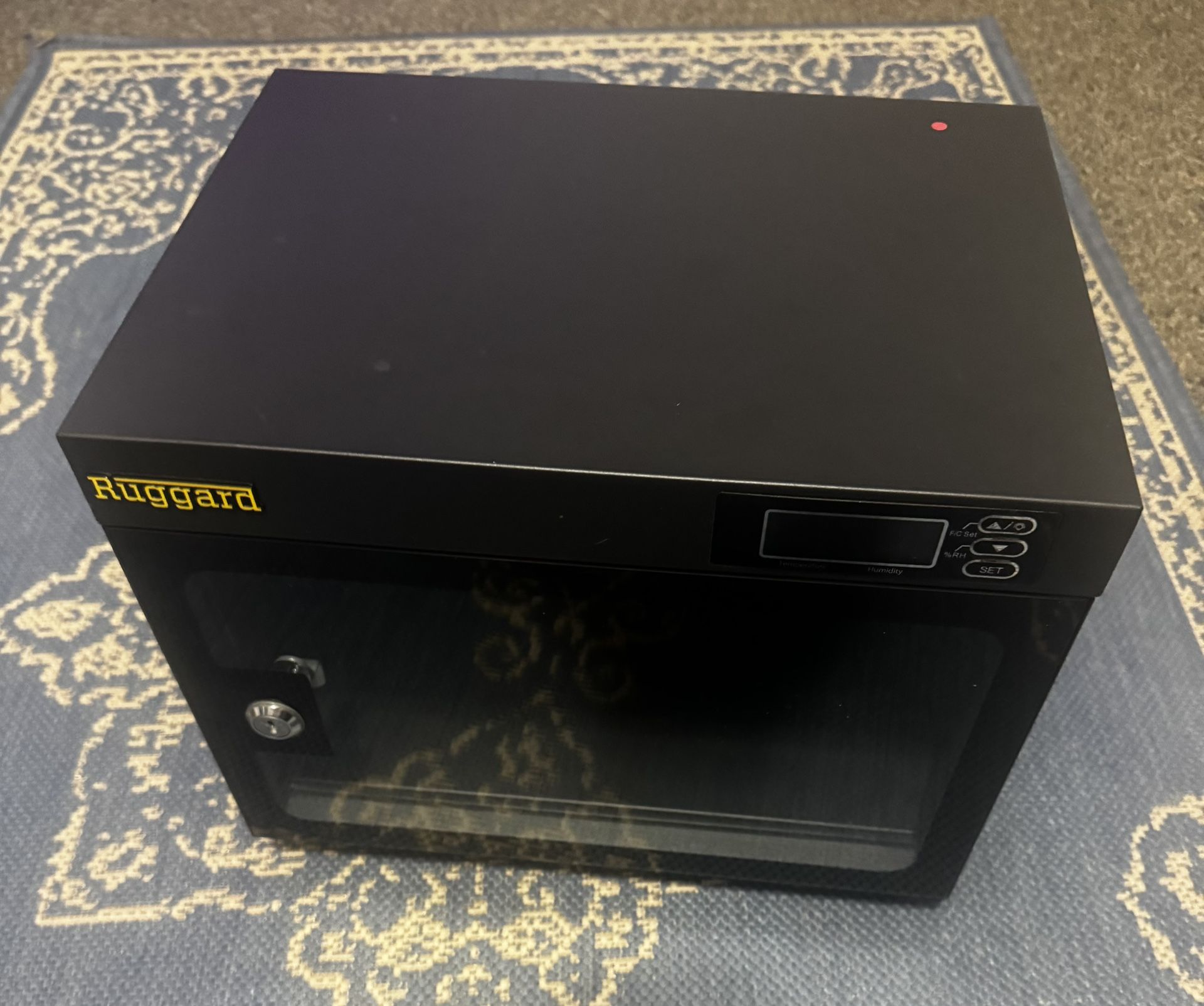 Ruggard Dry Cabinet 18 L For Parts Or Fixing