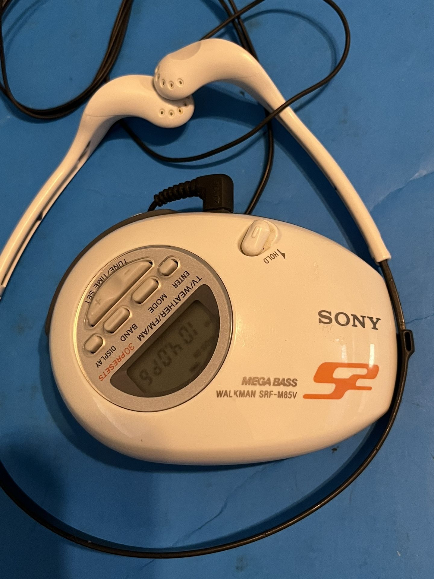 Nice Sony SRF-M85V S2 Sports Digital Tuner AM/FM Weather Armband Radio bundle