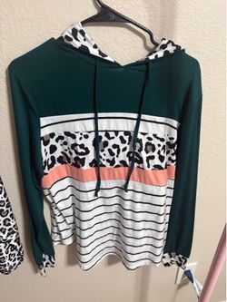 Lightfit pullover sweatshirts.